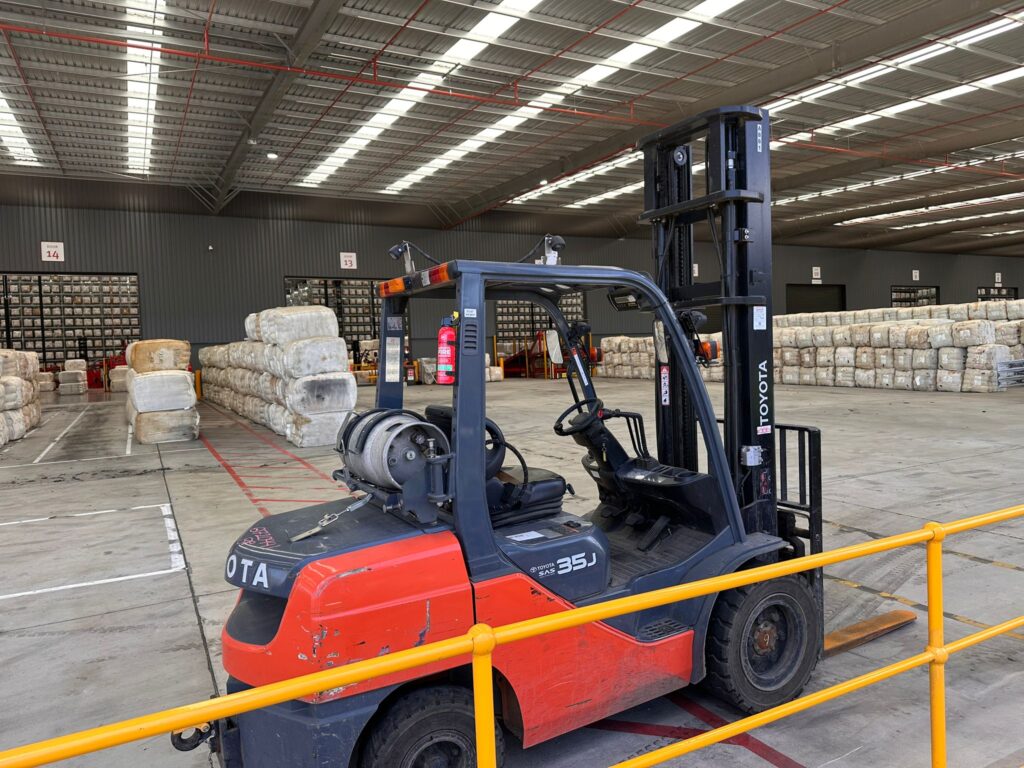 Forklift Towing & Machinery Transport Services in Melbourne